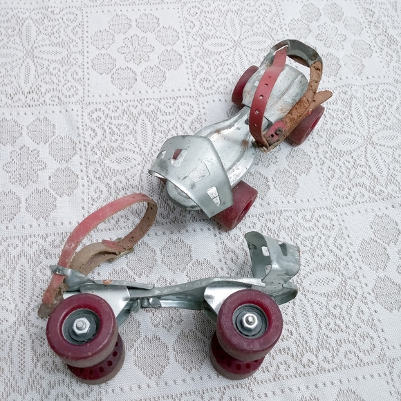 Vintage Metal Rollerskates